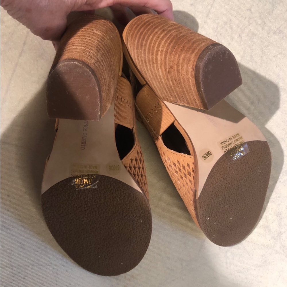 Vince Camuto 💐size 6.5 laser cut wooden heels. - Picture 11 of 12